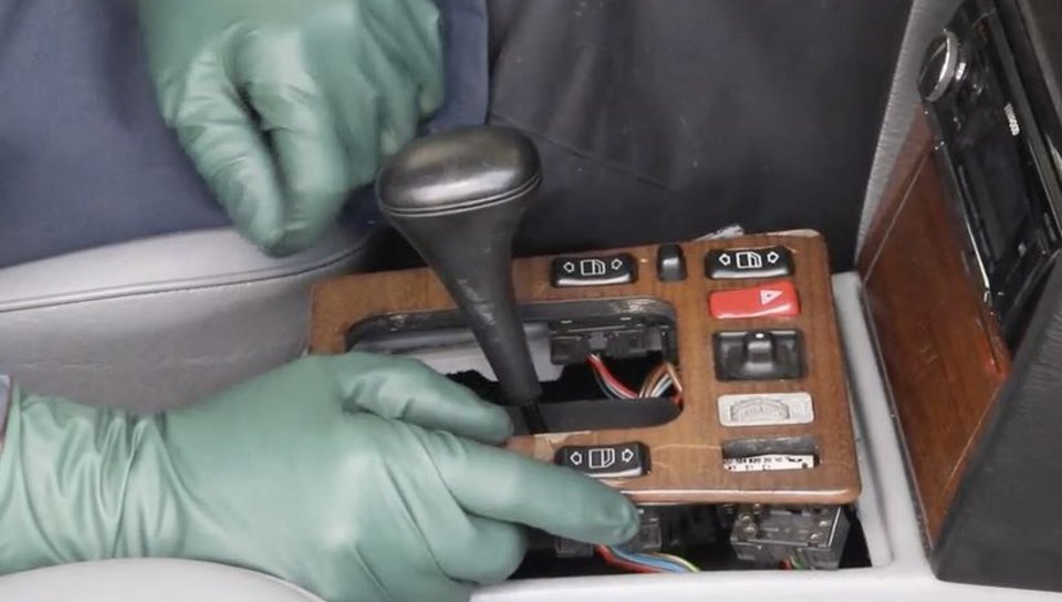 190E 190D Shift Lever Cover Removal w/ Switch and Light Bulb